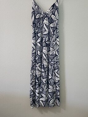 Inspired Hearts Tiered Gauzy Floral Maxi Sun Dress Black and Cream Size M
